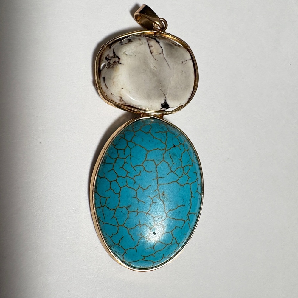 Vintage handmade Gold tone and Turquoise stone Pendant Necklace